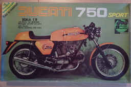 DUCATI 750S