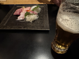 �r������